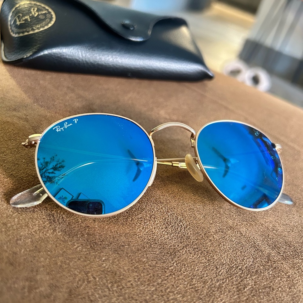 Polarized Ray-Ban Round Blue Sunglasses w/ Gold Trim